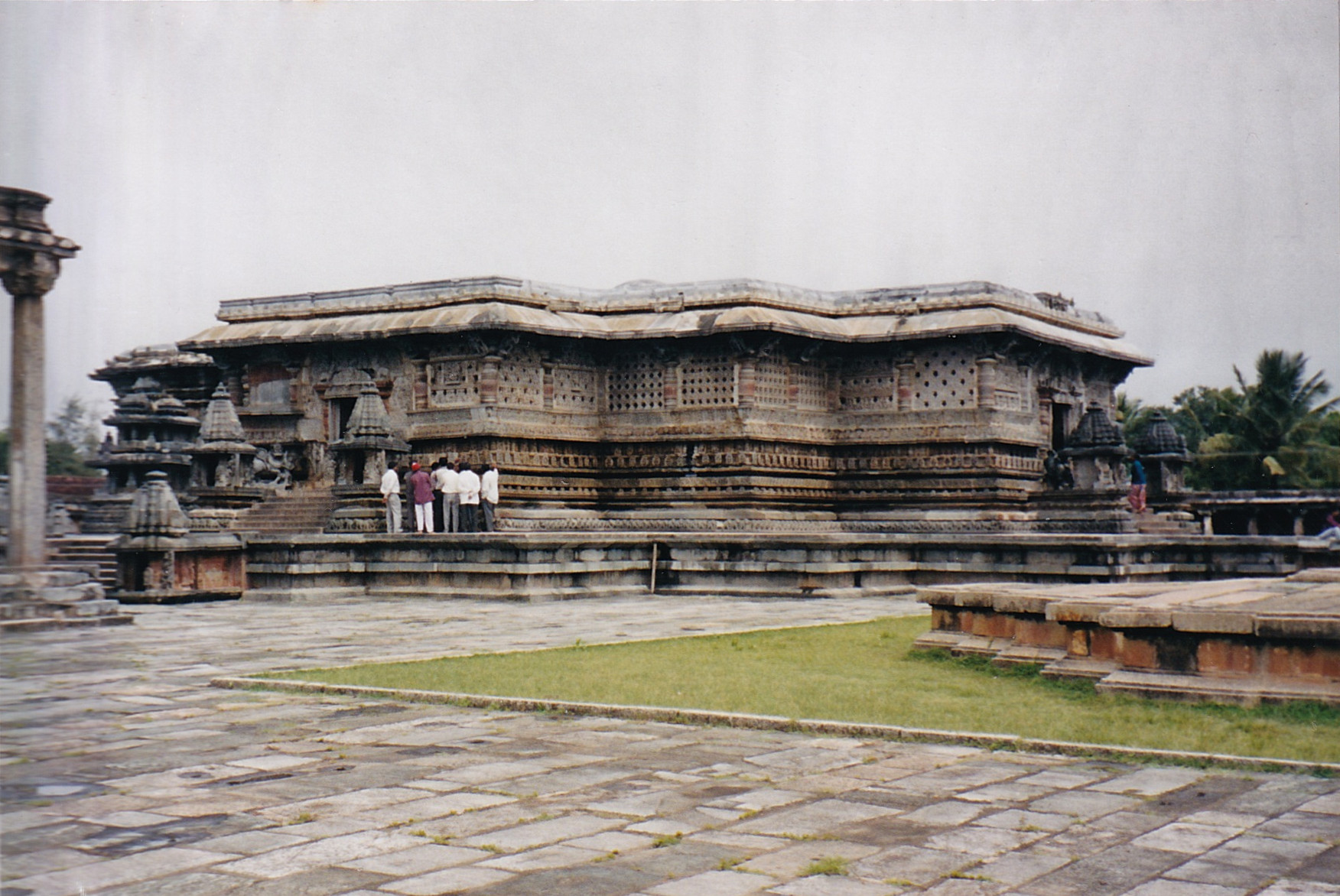 Hoysaleshwara temple à Halebid